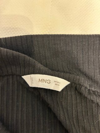 Top Mango Negro Escote Hombros Manga Larga