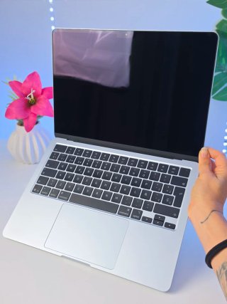Macbook Air M4 100%