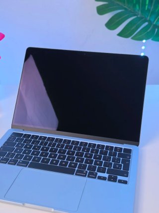 Macbook Air M4 100%