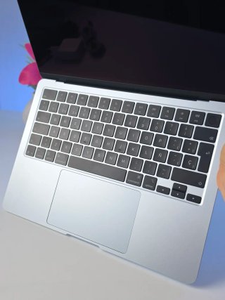 Macbook Air M4 100%