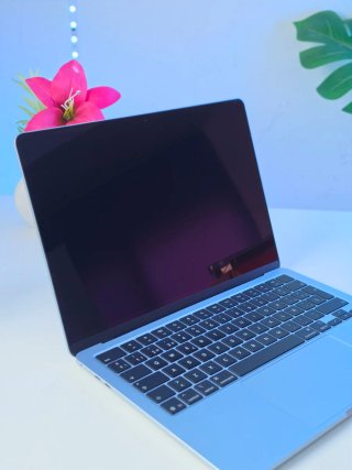 Macbook Air M4 100%
