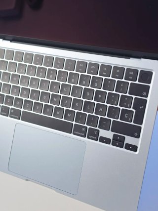 Macbook Air M4 100%