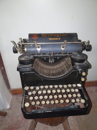 Máquina de escribir Remington Monarch