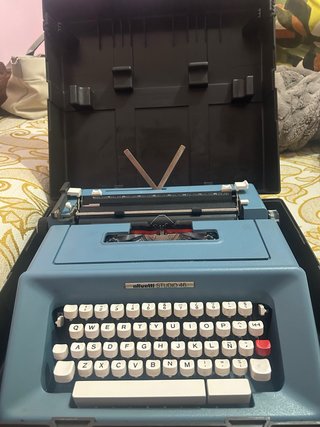 Olivetti 46 Máquina Escribir Azul Metalizada
