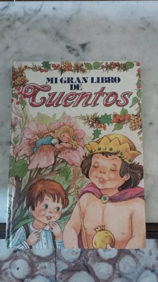 Libro de cuentos de Andersen tapa dura