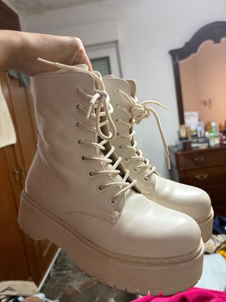 Botines de cuerina Beige Talla 38