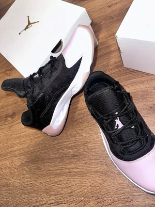 Nike Air Jordan 11 CMFT Low Rosa y Negra