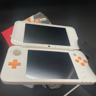 New Nintendo 2DS XL Bianco e Arancione con Scatola