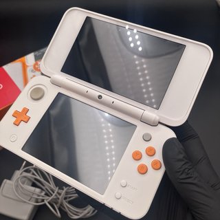 New Nintendo 2DS XL Bianco e Arancione con Scatola