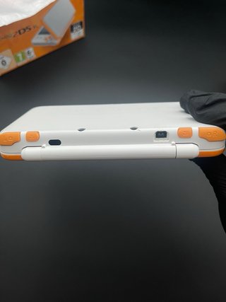 New Nintendo 2DS XL Bianco e Arancione con Scatola