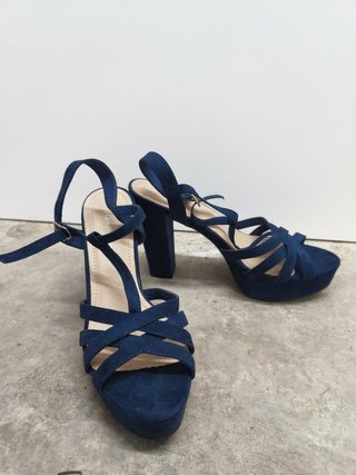 Zapatos de tacón azul