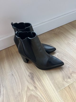 Botines negros tacón punta fina