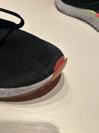 Zapatillas Nike Running Negras y Rojas