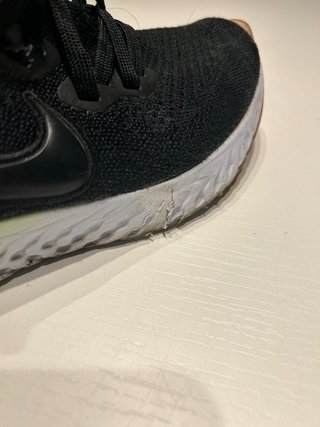 Zapatillas Nike Running Negras y Rojas