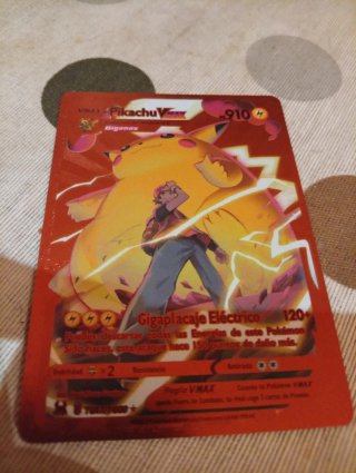 Carta Pokémon Pikachu VMAX