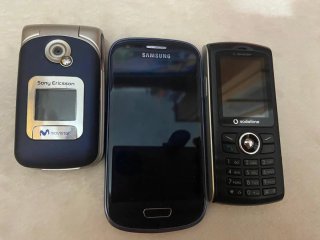 Lote 3 móviles + cargador