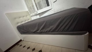 Cama de 90 con cabecero tapizado