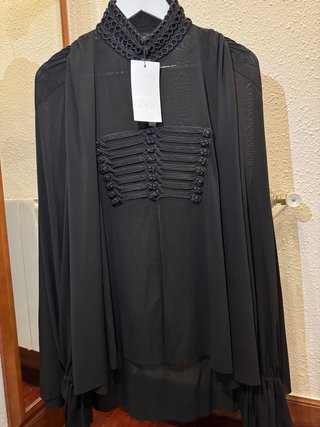 Blusa Zara con Alamares Negra Talla S