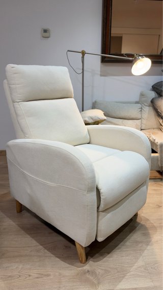 Sillón reclinable beige