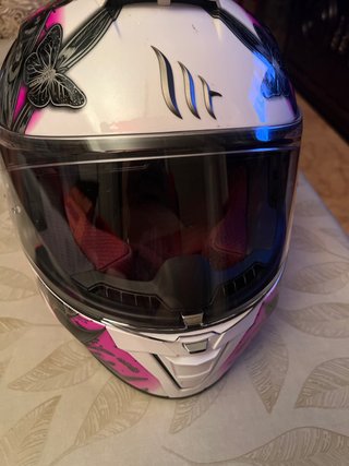 Casco de Moto MT Helmets y Guantes