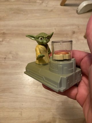 Star Wars Yoda Figure with Control Base – Collecti
