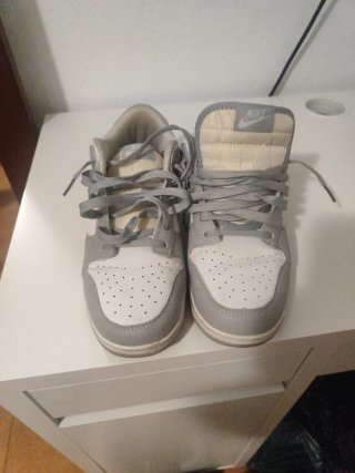 Zapatillas Nike Gris y Blanco