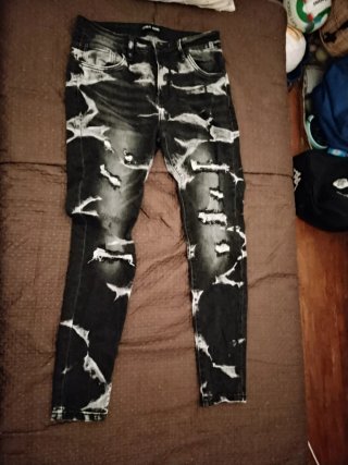 Pantaloni strappati Zara Man