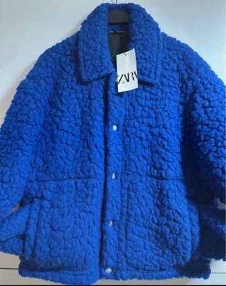 Cazadora de borrego azul Zara