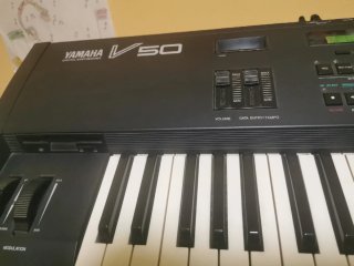 Sintetizador Yamaha V50