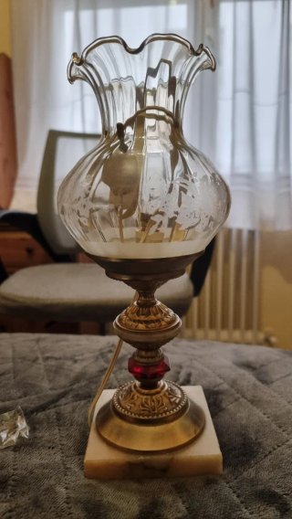 Lámpara antigua de sobremesa