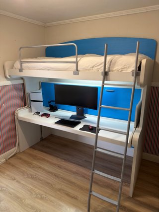 Litera / Cama elevada con escritorio BASCULANTE.