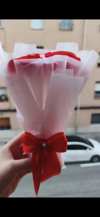 Ramo de flores de cinta de satén