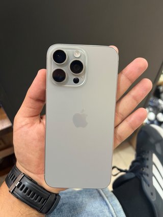 iPhone 15 Pro Max 256GB – Buen estado
