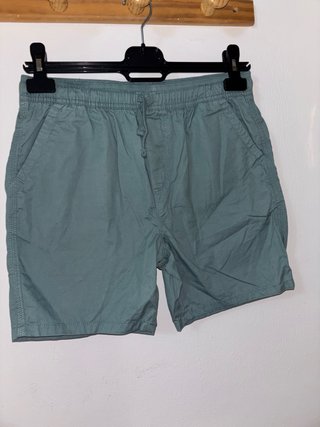 Pantalón corto verde
