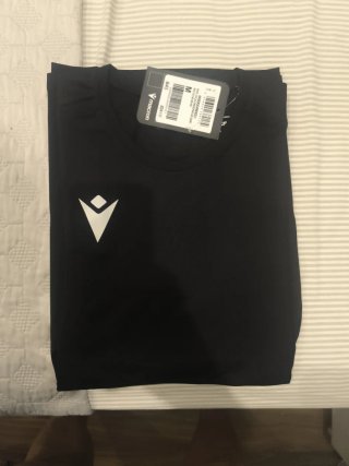 Camiseta térmica Macron Talla M.