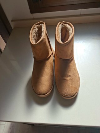 Botines beige de ante con forro interior