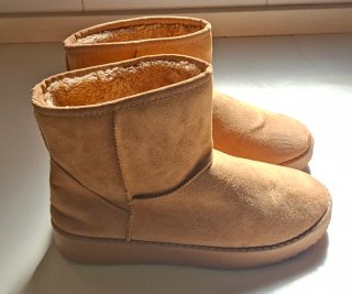 Botines beige de ante con forro interior