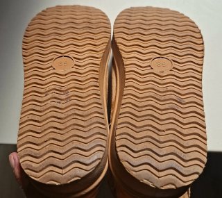 Botines beige de ante con forro interior