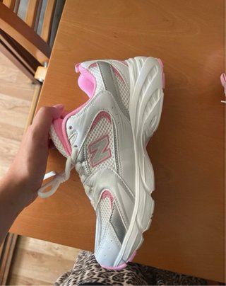 Zapatillas New Balance Mujer Rosa y Gris