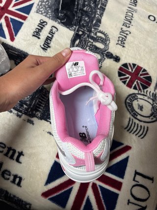 Zapatillas New Balance Mujer Rosa y Gris