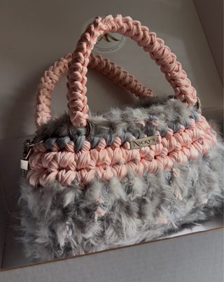 Bolso Artesanal Nicky's Rosa y Gris
