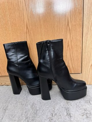 Botines Negros con Plataforma