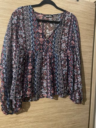 Blusa estampada manga larga talla M