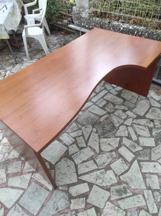 Scrivania legno marrone