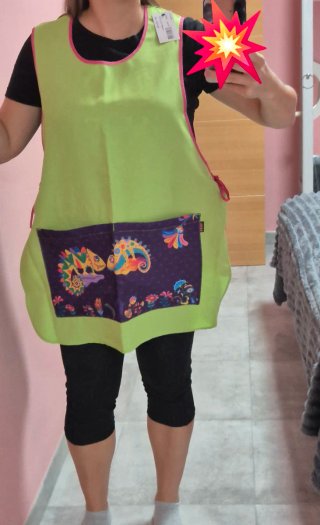 Estola maestra con bolsillo y diseño