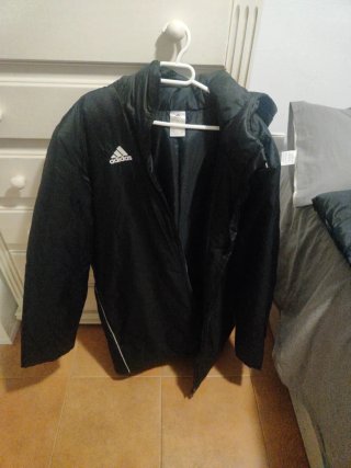Chaqueta deportiva Adidas negra