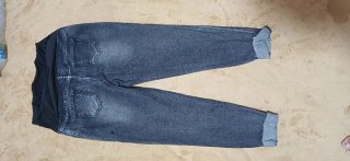 Pantalones vaqueros premamá rotos