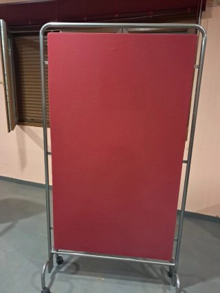 10 Biombos separadores con ruedas y panel acústico