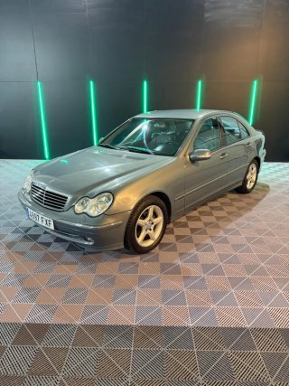 Mercedes-Benz Clase C 2004