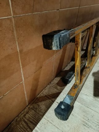 Escalera de Madera de Dos Tramos